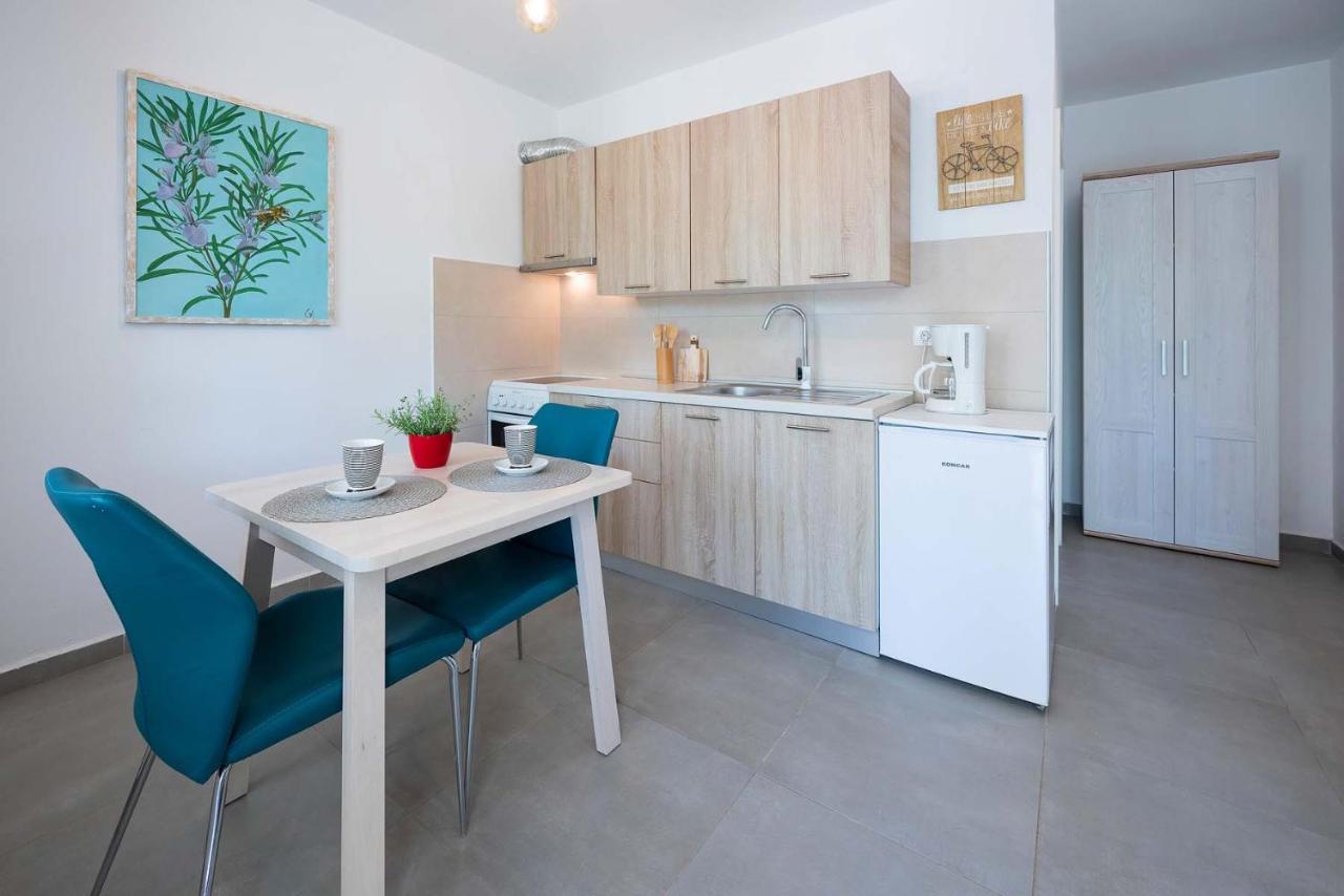 Apartments Pimpinella 普莱曼图拉 外观 照片